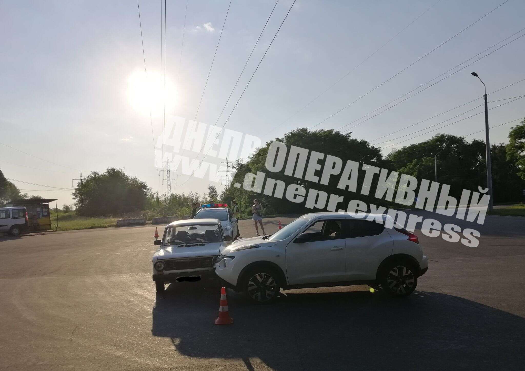 В Днепре на Богдана Хмельницкого ВАЗ врезался в Nissan. Новости Днепра