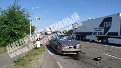 В Днепре на Полтавском шоссе BMW сбил мотоциклиста, мужчина погиб на месте. Новости Днепра