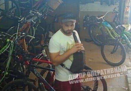 В Днепре мужчина украл два новых велосипеда из магазина. Новости Днепра