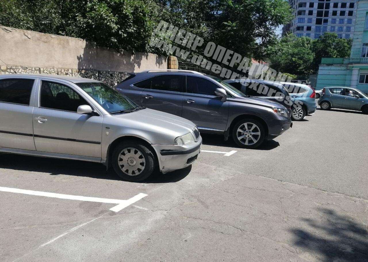 В Днепре появились бесплатные парковки.jpg