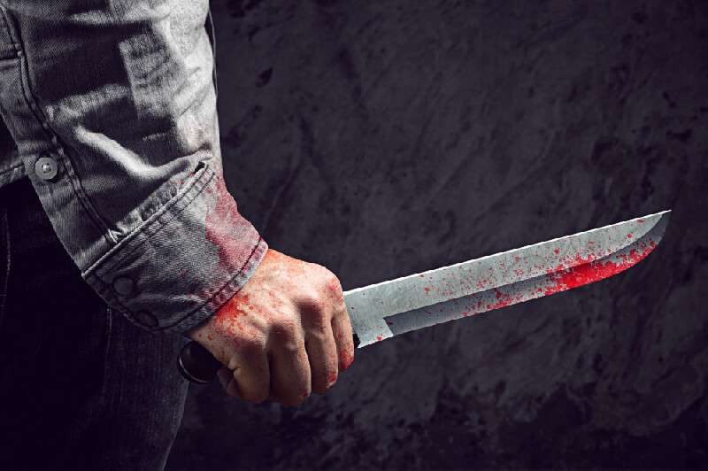 Под Днепром мужчина пырнул должника ножом в живот.jpg