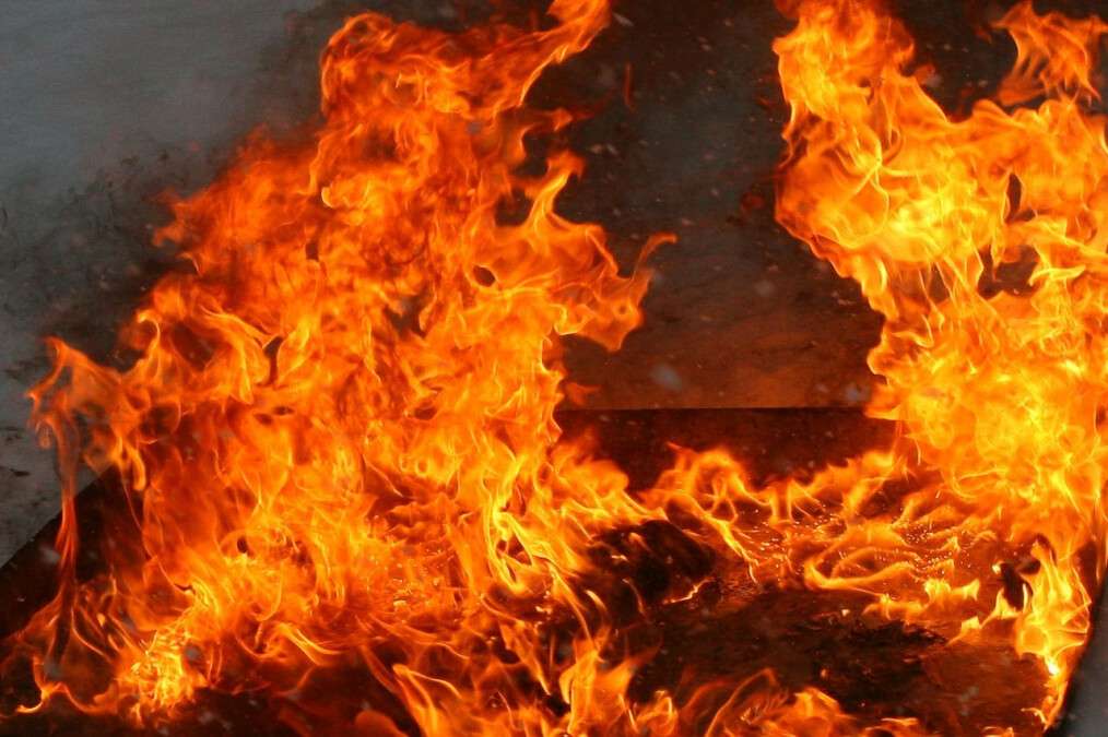 Под Днепром при пожаре в жилом доме погибли две женщины.jpg