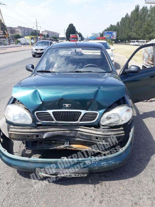 В Днепре на Донецком шоссе Daewoo врезался в Skoda, Новости Днепра