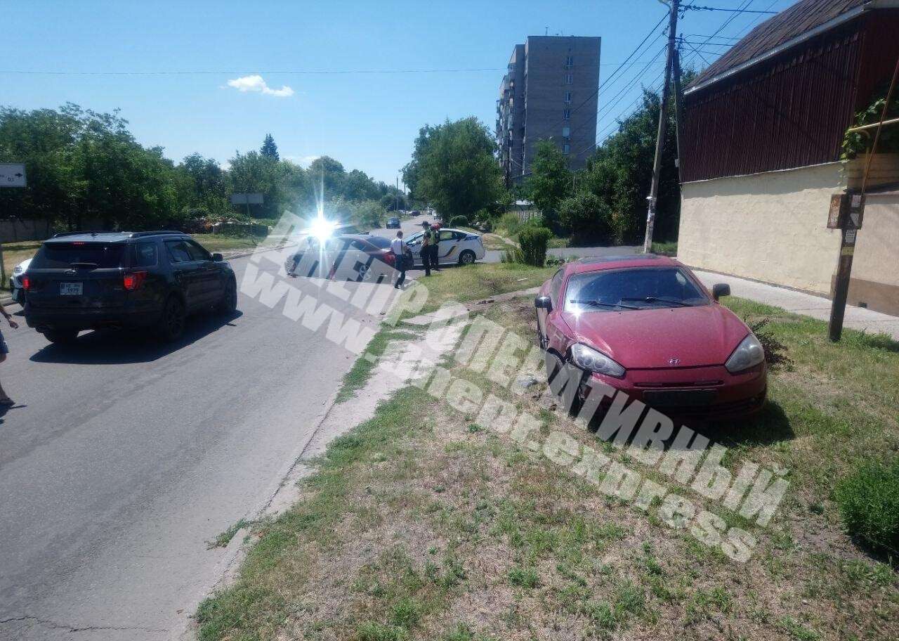 В Днепре на Марии Кюри Skoda врезалась Hyundai.jpg