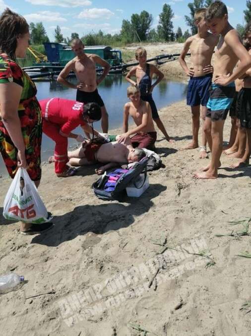 На Днепропетровщине молодые ребята достали со дна водоема тонувшего мужчину, Новости Днепра