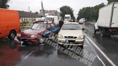 В Днепре на Нигояна Daewoo Lanos столкнулся с ЗАЗ.jpg