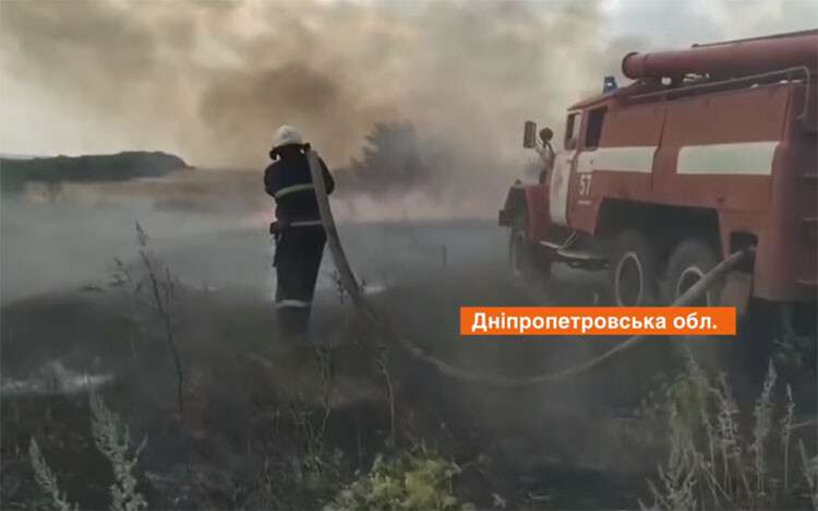 Под Днепром фермер спалил десятки гектаров соседской пшеницы.jpg