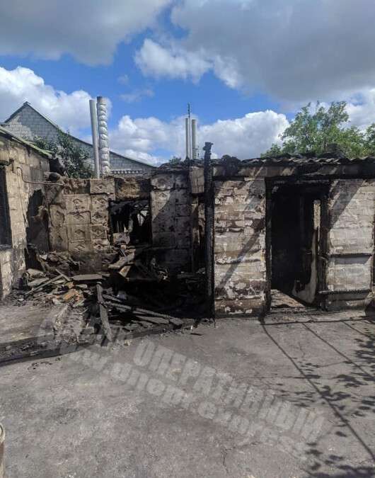 В Днепре в Самаровке сгорел жилой дом.jpg