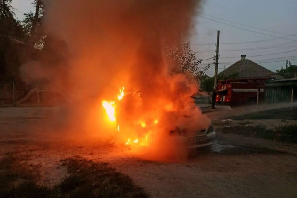 В Днепре на улице Богомаза сгорел автомобиль Daewoo Sens, Новости Днепра