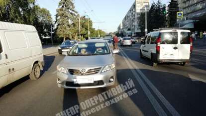 В Днепре на Сичеславской Набережной произошло ДТП с участием четырех автомобилей