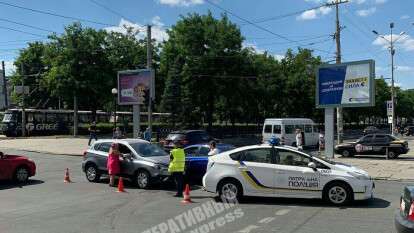 В центре Днепра столкнулись Suzuki и Hyundai, Новости Днепра
