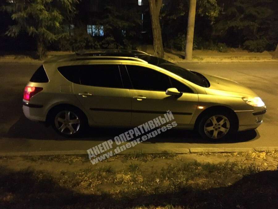 В Днепре на улице Савченко автомобиль Peugeot сбил 19-летнего парня, Новости Днепра