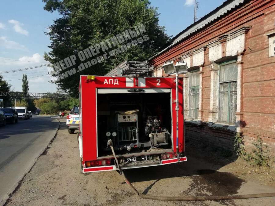 В Днепре на улице Щепкина нетрезвый мужчина устроил пожар в доме