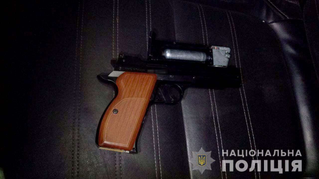 Под Днепром пьяный мужчина стрелял по детям