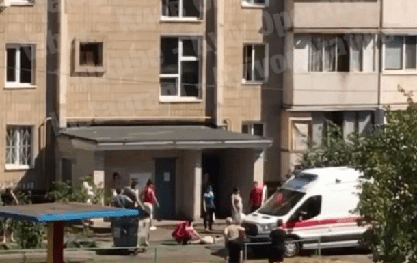 В Киеве мужчина поджег магазин и выбросился с 7-го этажа