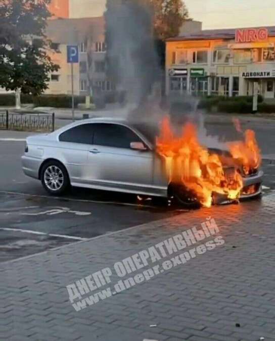Под Днепром дрифт автомобиля BMW закончился пожаром