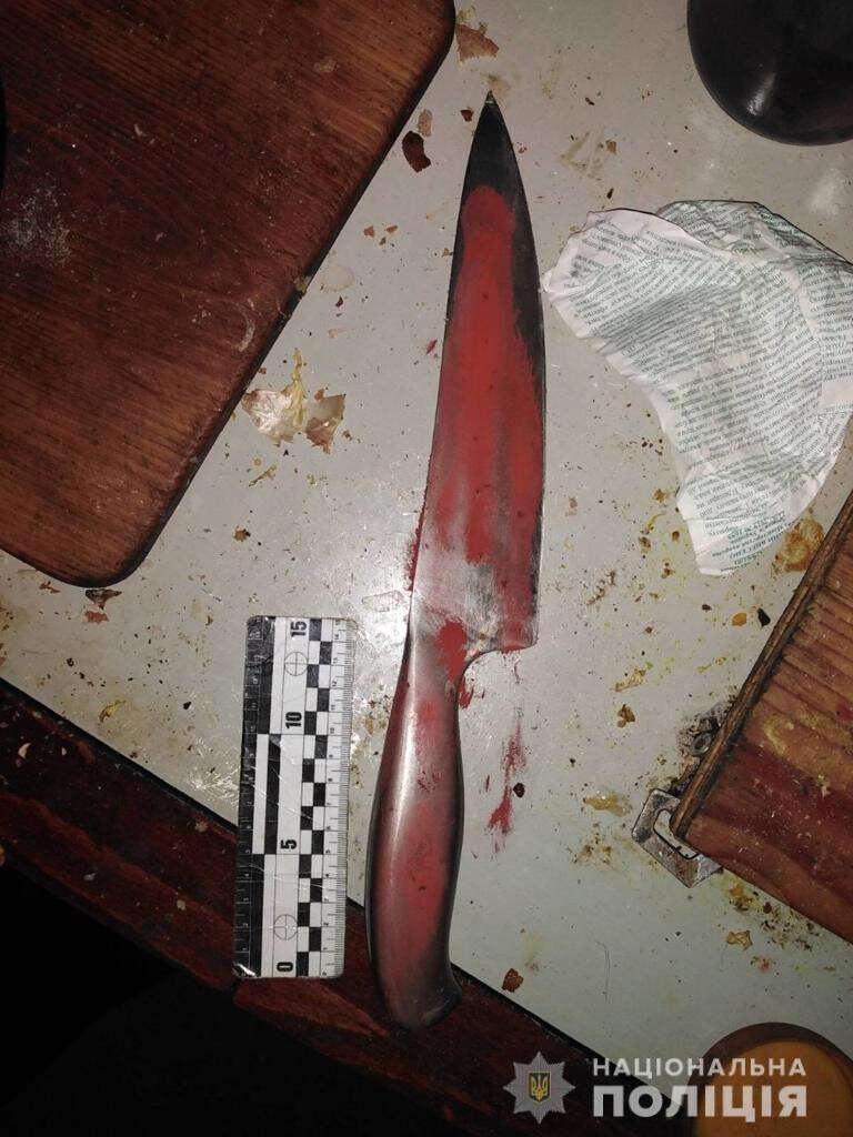 В Днепре мужчина зарезал кухонным ножом своего знакомого