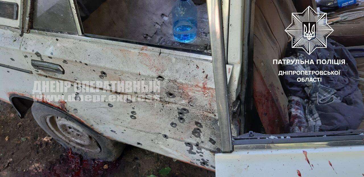 В Днепре на жилом массиве Тополе-3 сегодня, 29 августа, в салоне автомобиля ВАЗ-2106 взорвалась граната. В результате взрыва мужчине оторвало две руки. Новости Днепра