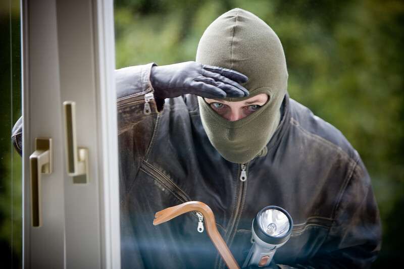 Лучшая защита дверей от взлома / Как защитить квартиру от воров?
