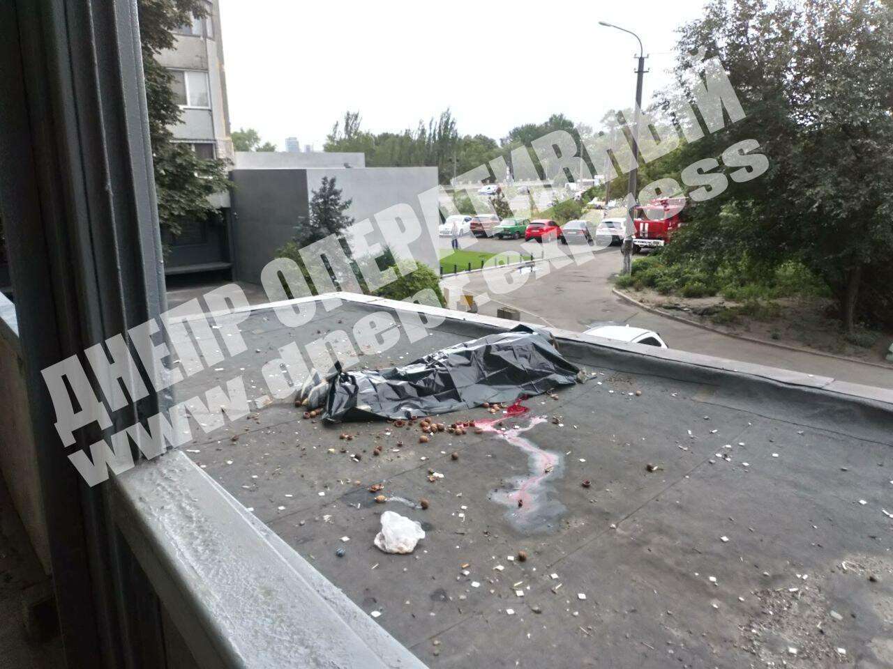 В Днепре на улице Маршала Малиновского сегодня, 4 сентября, мужчина выпал с 14 этажа. Новости Днепра