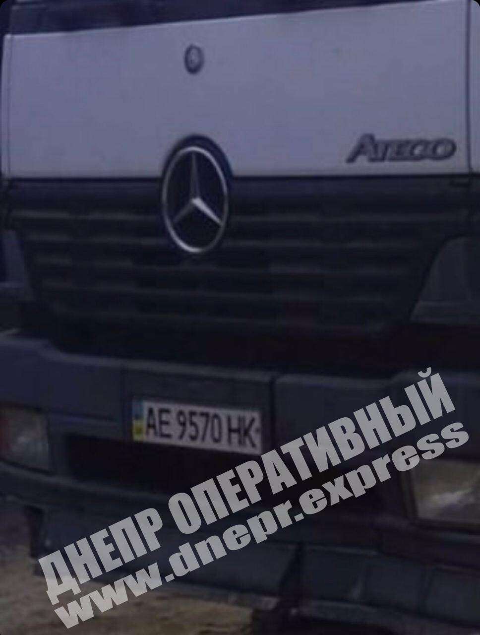 В Днепре злоумышленники угнали грузовой автомобиль Mercedes-Benz Atego, который находился во дворе жилого дома. Новости Днепра