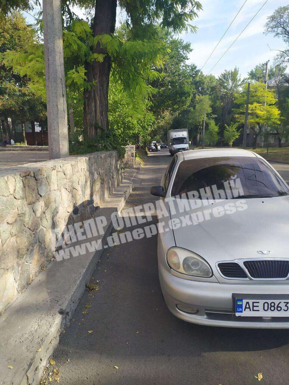 В Днепре на улице Шмидта Hyndai врезался в Daewoo: фото