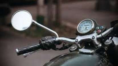 В Днепре неизвестный украл мотоцикл и 15 литров бензина, видео момента кражи . Новости Днепра