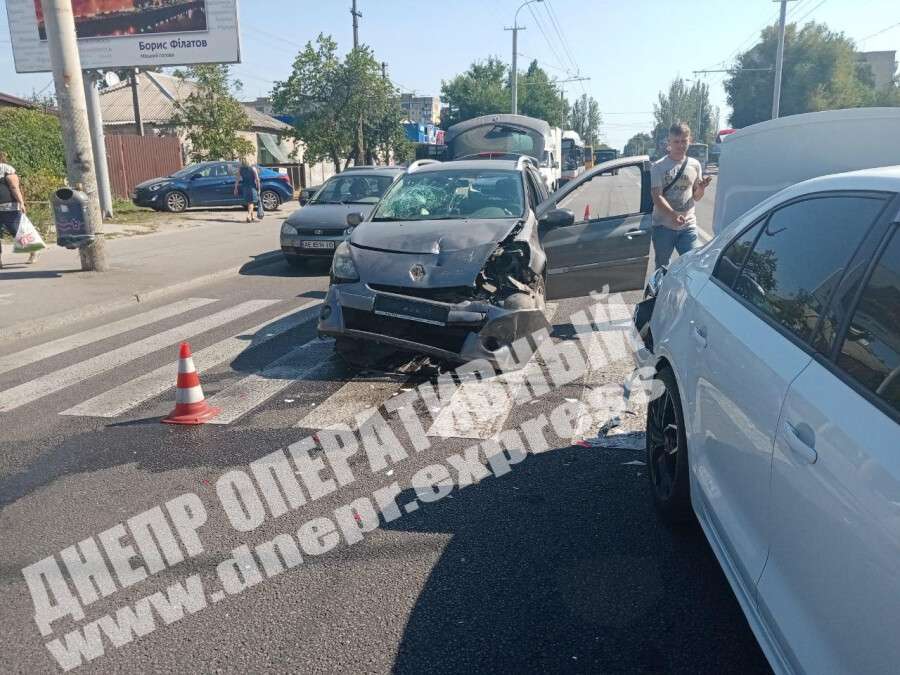 В Днепре на Калиновой произошло тройное ДТП, видео момента авариию Новости Днепра