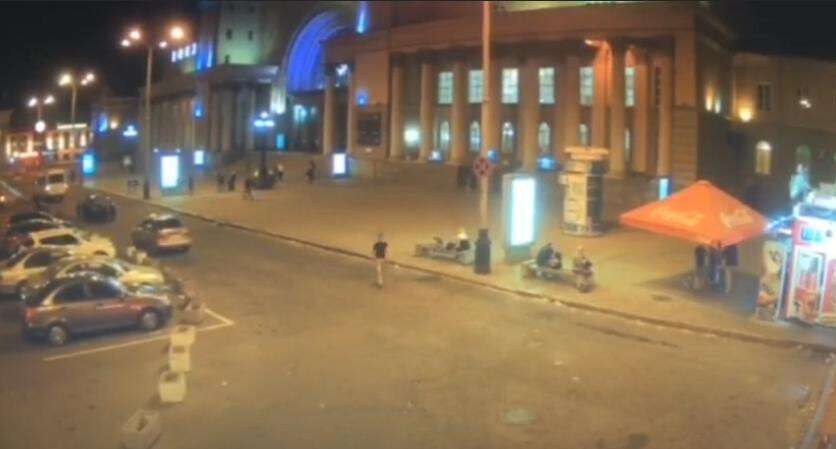 В Днепре на вокзале двое грабителей избили мужчину и отобрали телефон