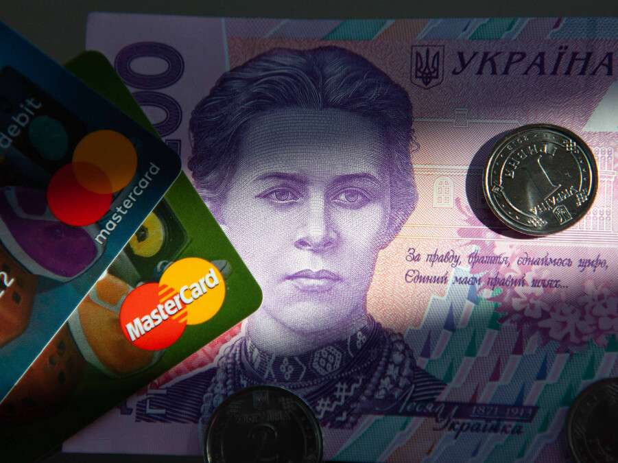 В Украине банки смогут блокировать счета и изымать деньги
