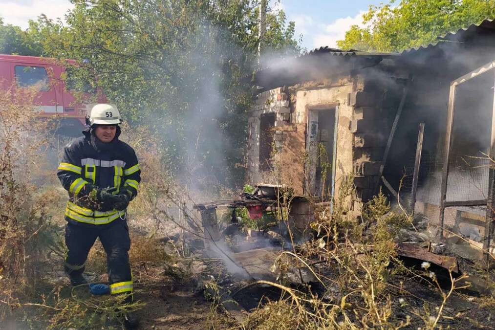 На Днепропетровщине сгорела летняя кухня в частном доме, фото. Новости Днепра
