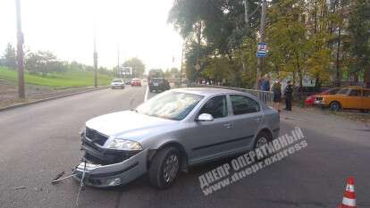 В Днепре на Набережной Победы столкнулись Nissan и Skoda