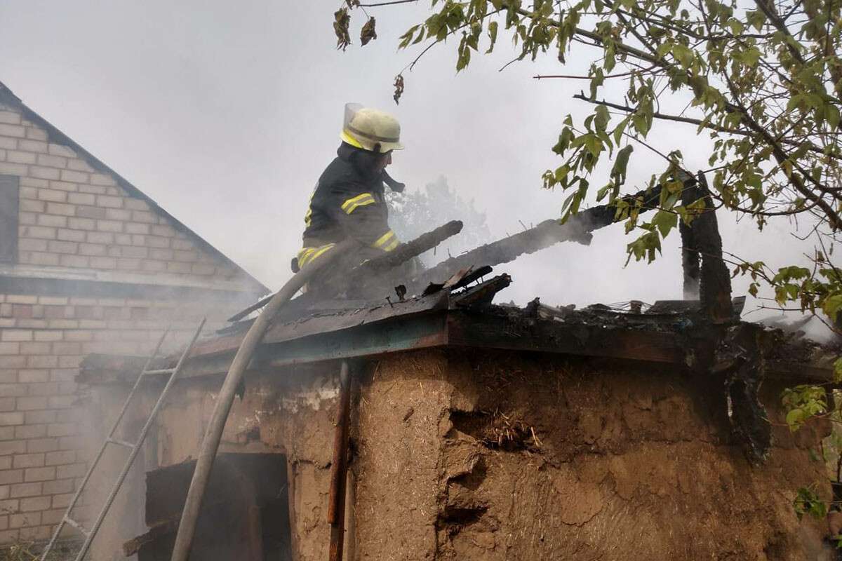 В Днепропетровской области на территории частного дома горела хозпостройка. Новости Днепра