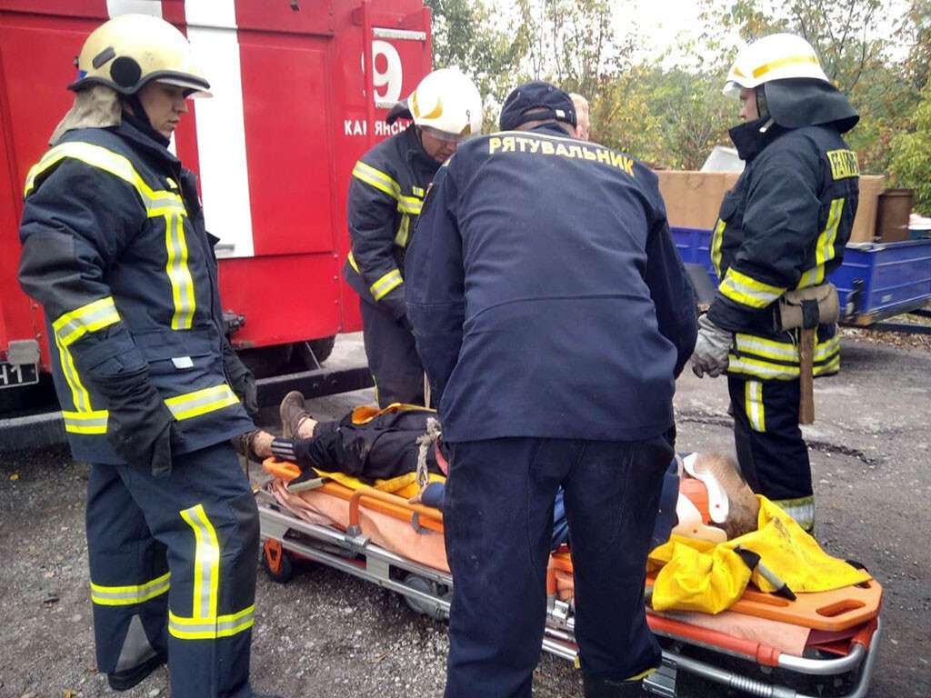 В Днепропетровской области мужчина провалился в выгребную яму и попал в больницу. Новости Днепра