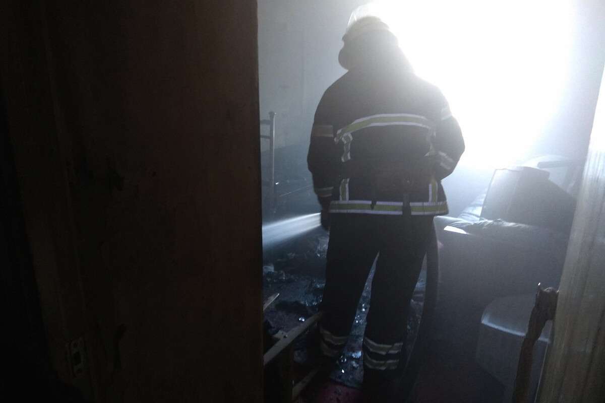 Под Днепром горела квартира: пострадавший мужчина в реанимации