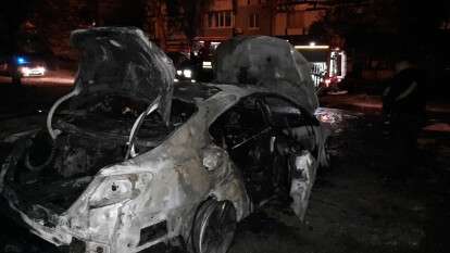 В Днепре на жилом массиве Тополь-2 сгорел Volkswagen