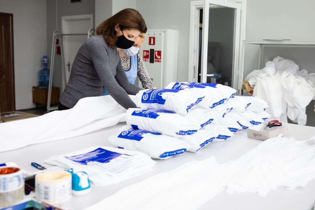 В Украине начали производить высококачественные защитные костюмы для медиков - Марина Порошенко