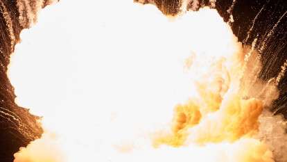 В Днепре во двор частного дома бросили взрывпакет: пострадал пожилой мужчина