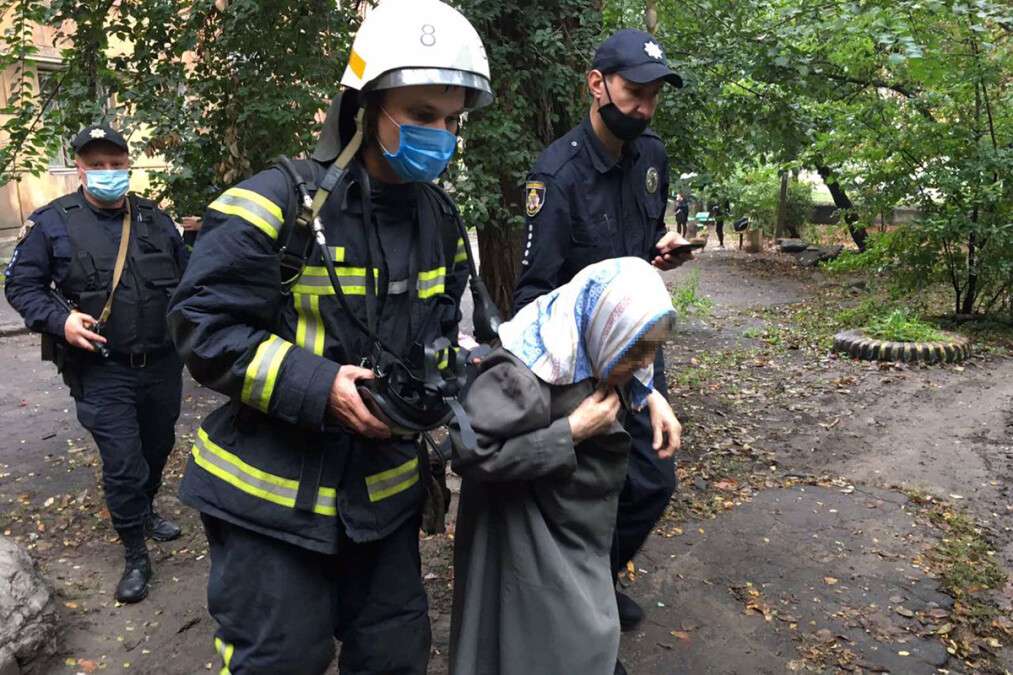 Под Днепром в четырехэтажке произошел пожар