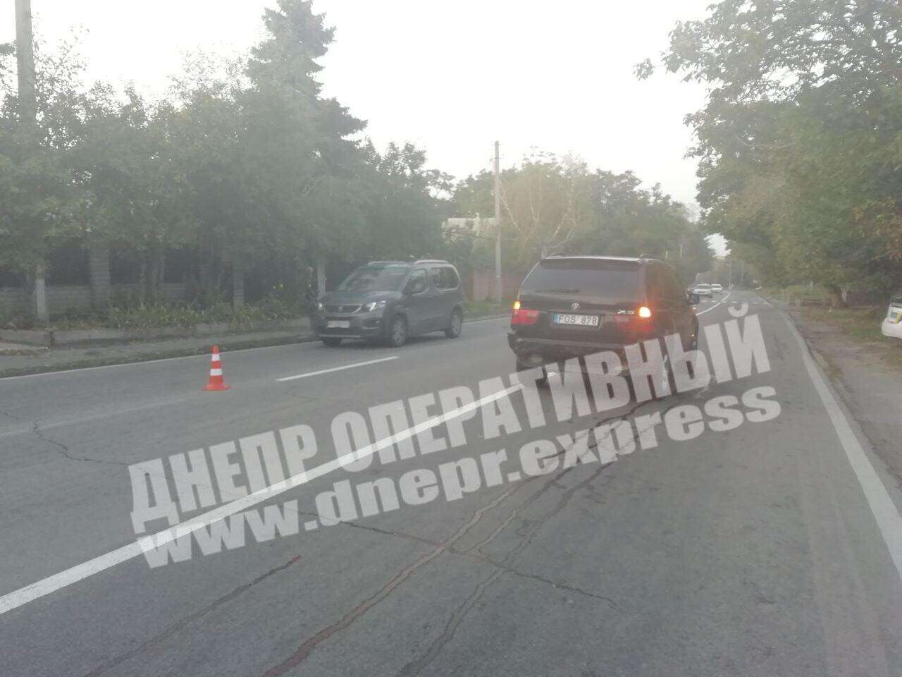 В Днепре на Яснополянской Lada врезалась в BMW: фото
