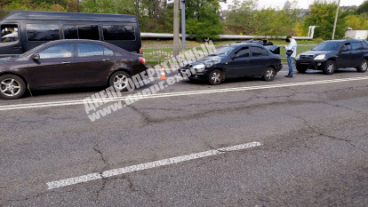 В Днепре на Космической произошло тройное ДТП