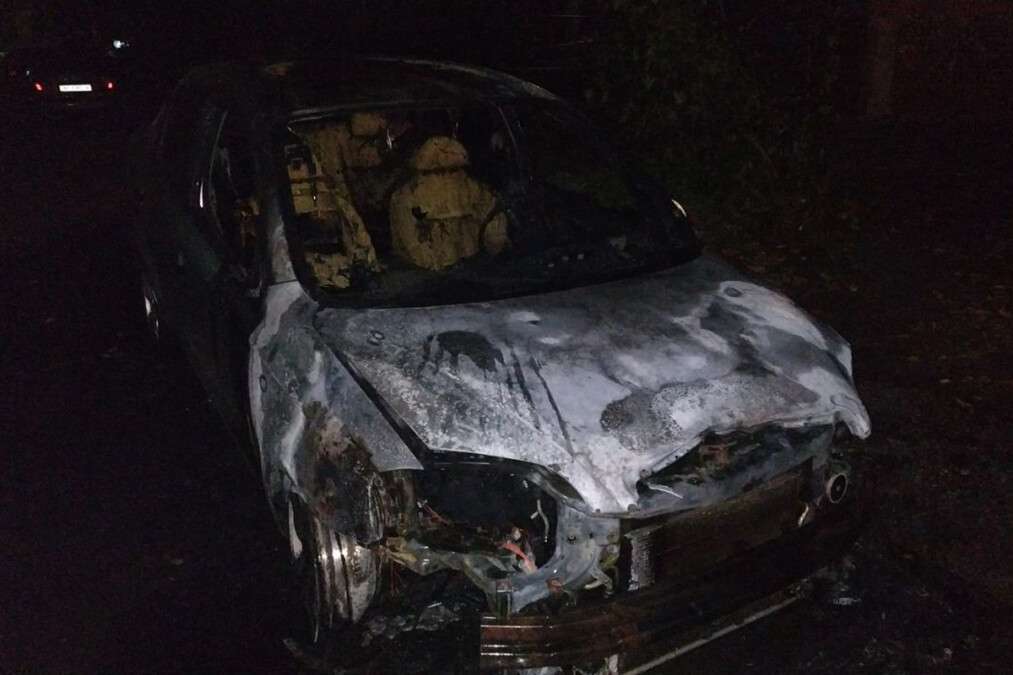 В Днепре на проспекте Гагарина сгорел автомобиль Chevrolet Aveo