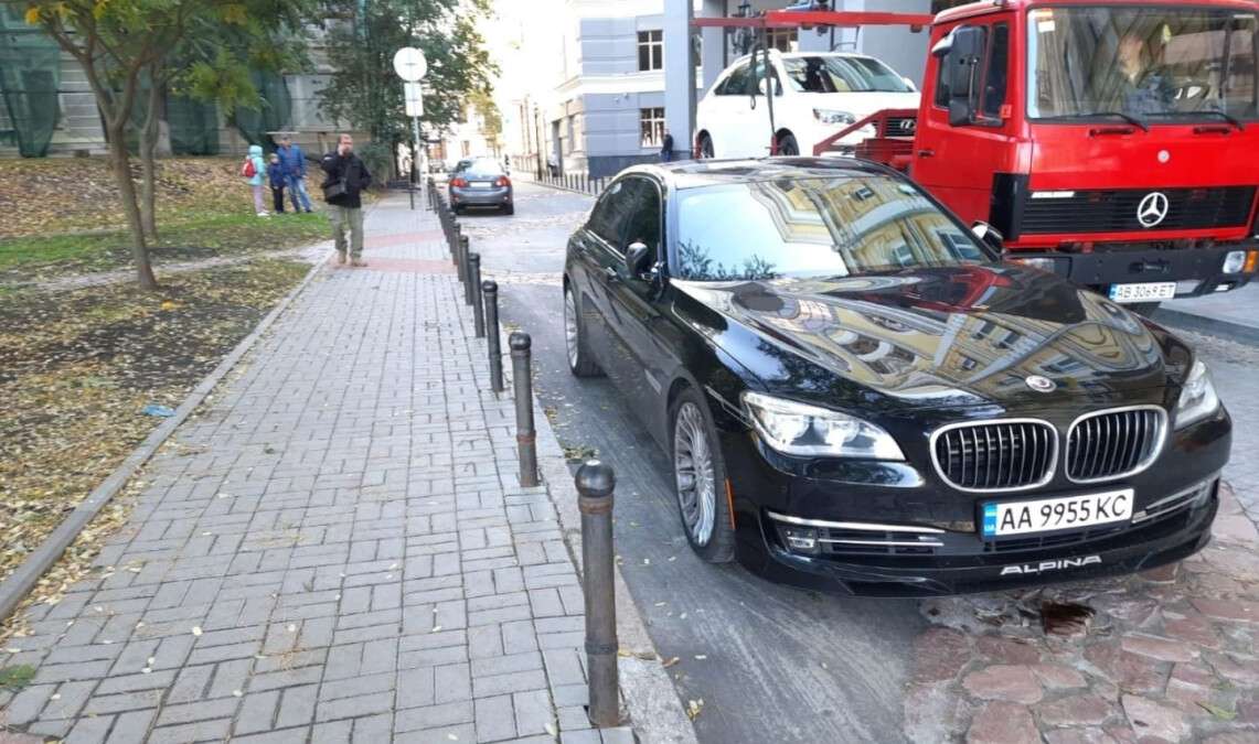 В Киеве эвакуировали автомобиль Дубинского: подробности