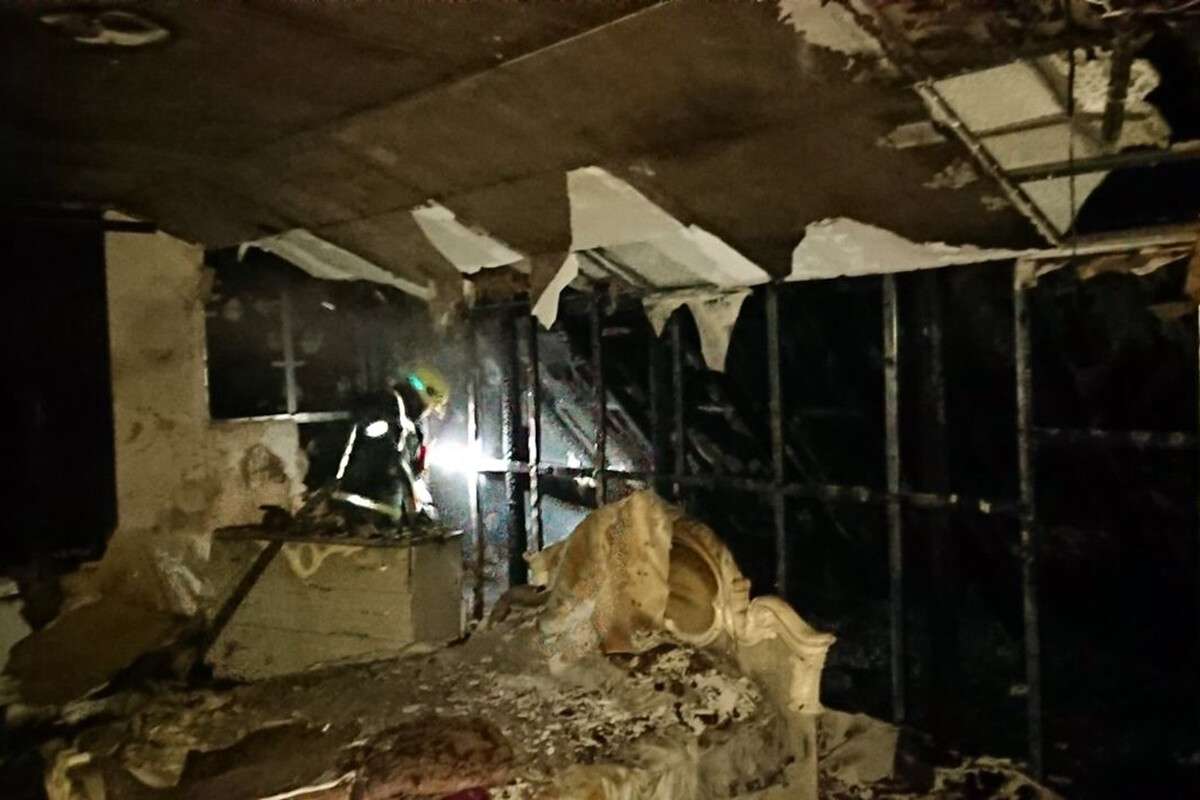 Под Днепром горела крыша двухэтажного жилого дома. Новости Днепра