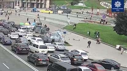 В Киеве на Майдане Независимости Land Rover влетел в толпу, есть погибшие