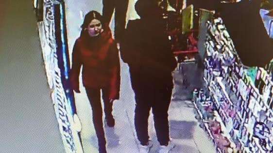 Под Днепром две девушки украли сыворотку для лица в магазине: видео