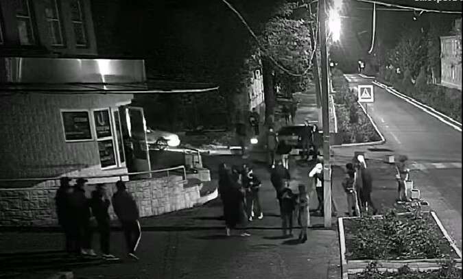 В Першотравенске неизвестные расстреляли 4-х парней в ресторане: видео
