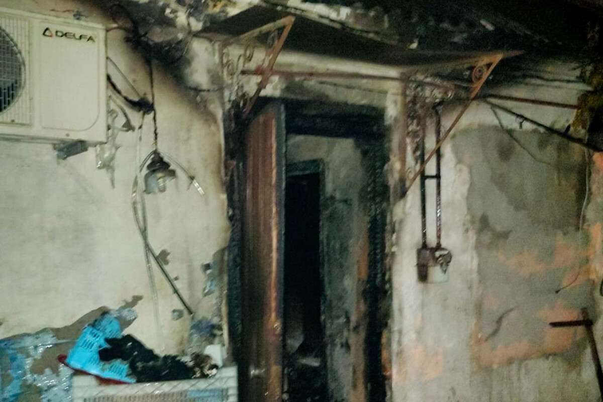 В Днепре на улице Гринченко сгорел одноэтажный жилой дом. Новости Днепра 
