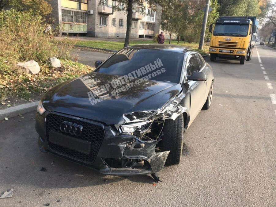 В Днепре на Владимира Антоновича Audi A5 столкнулся с ЗАЗ