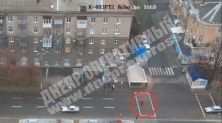 В Днепре на улице Рабочей ВАЗ сбил мужчину на пешеходном переходе